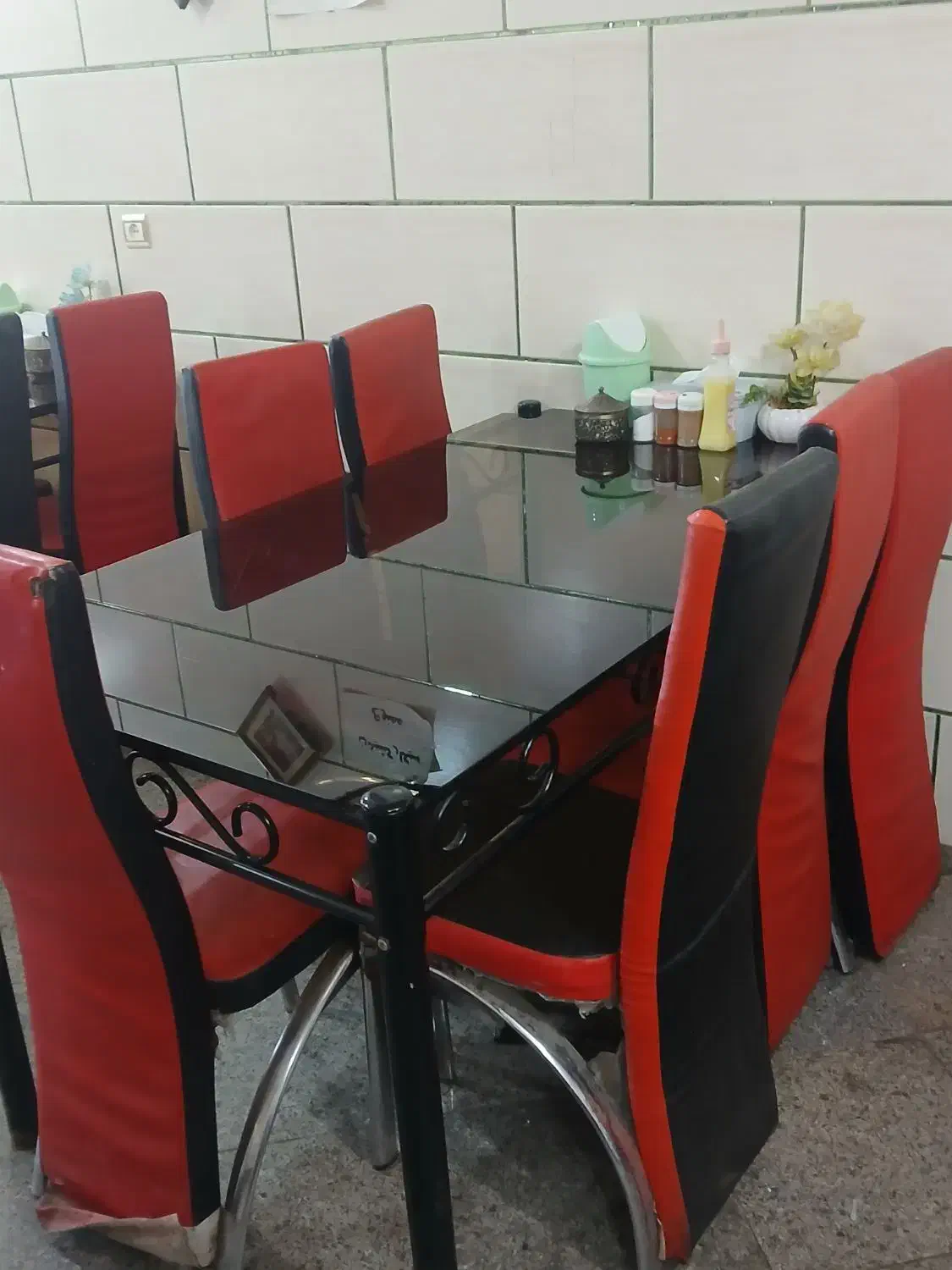 میز صندلی|کافیشاپ و رستوران|بوئین زهرا, |دیوار