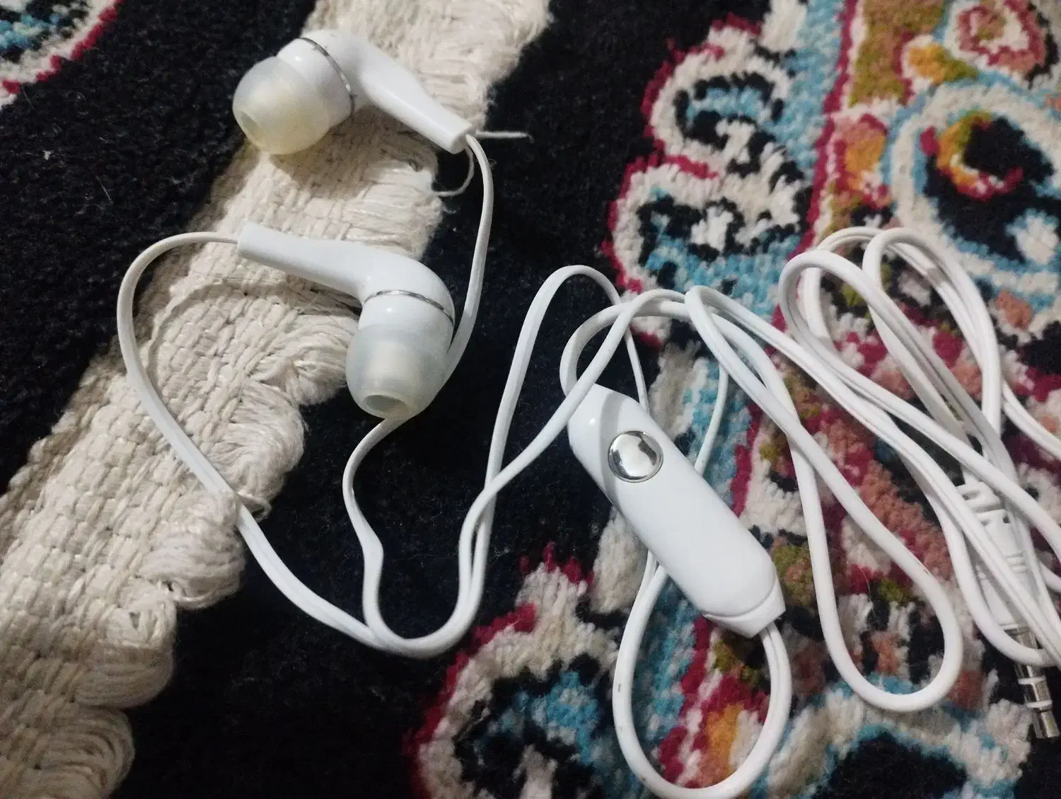 هندزفری سفید با کلاس|صوتی و تصویری|تربت جام, شهرک معلم|دیوار