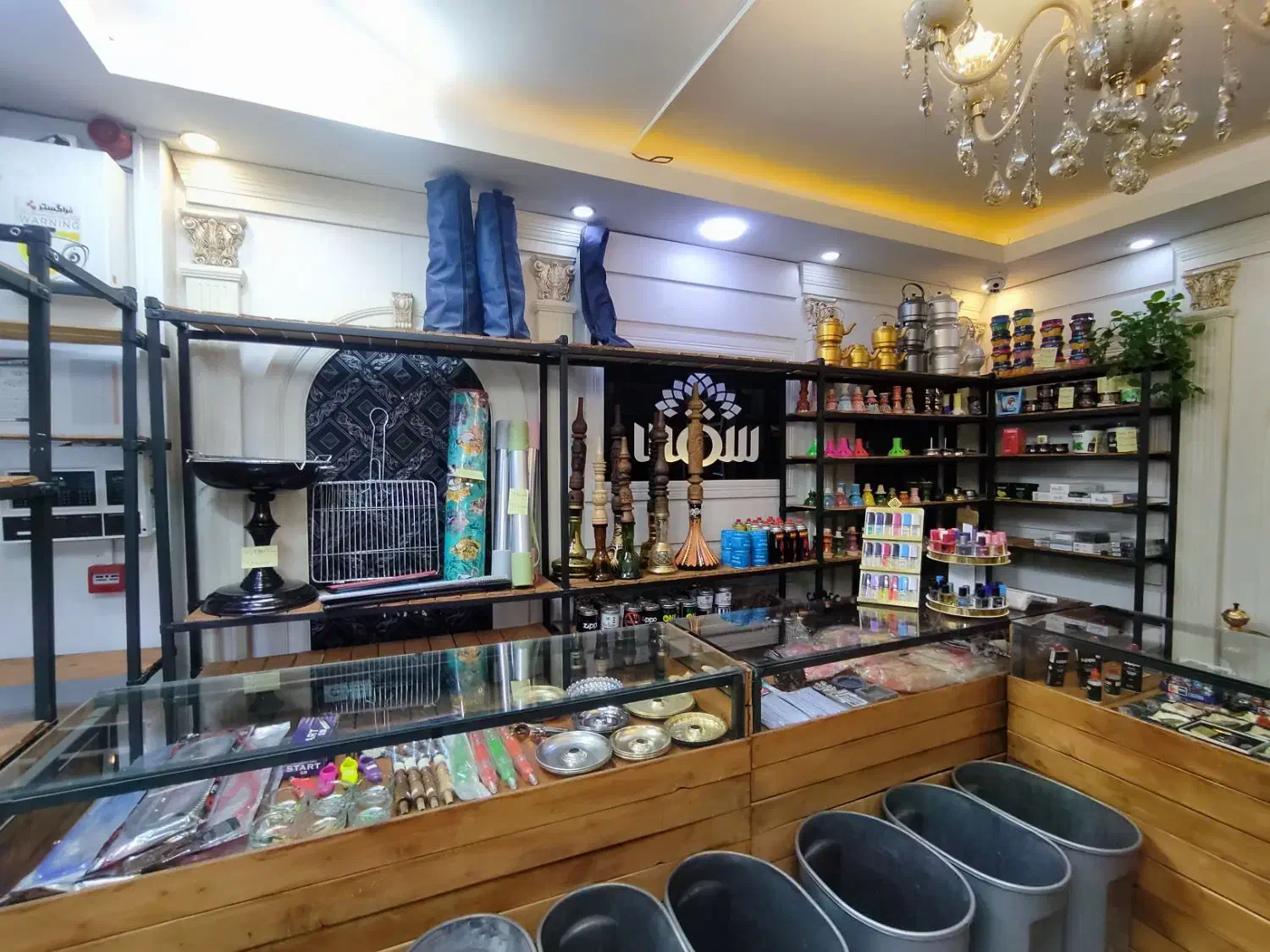 فروش کامل دکور ( بوتیک ، دخانیات ، اکسسوری )|فروشگاه و مغازه|کرج, باغستان|دیوار