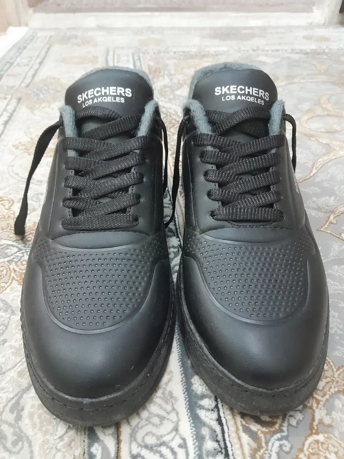 کتونی سایز۴۲ فیک درجه یک|کیف، کفش، کمربند|تهران, شیوا|دیوار