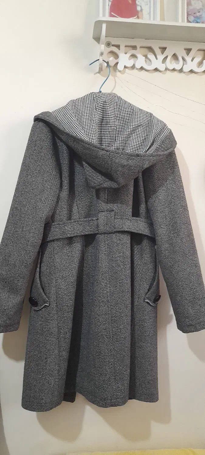 یک  پالتو زنانه جنس زخیم وگرم  درحدنونو|لباس|رودهن, |دیوار