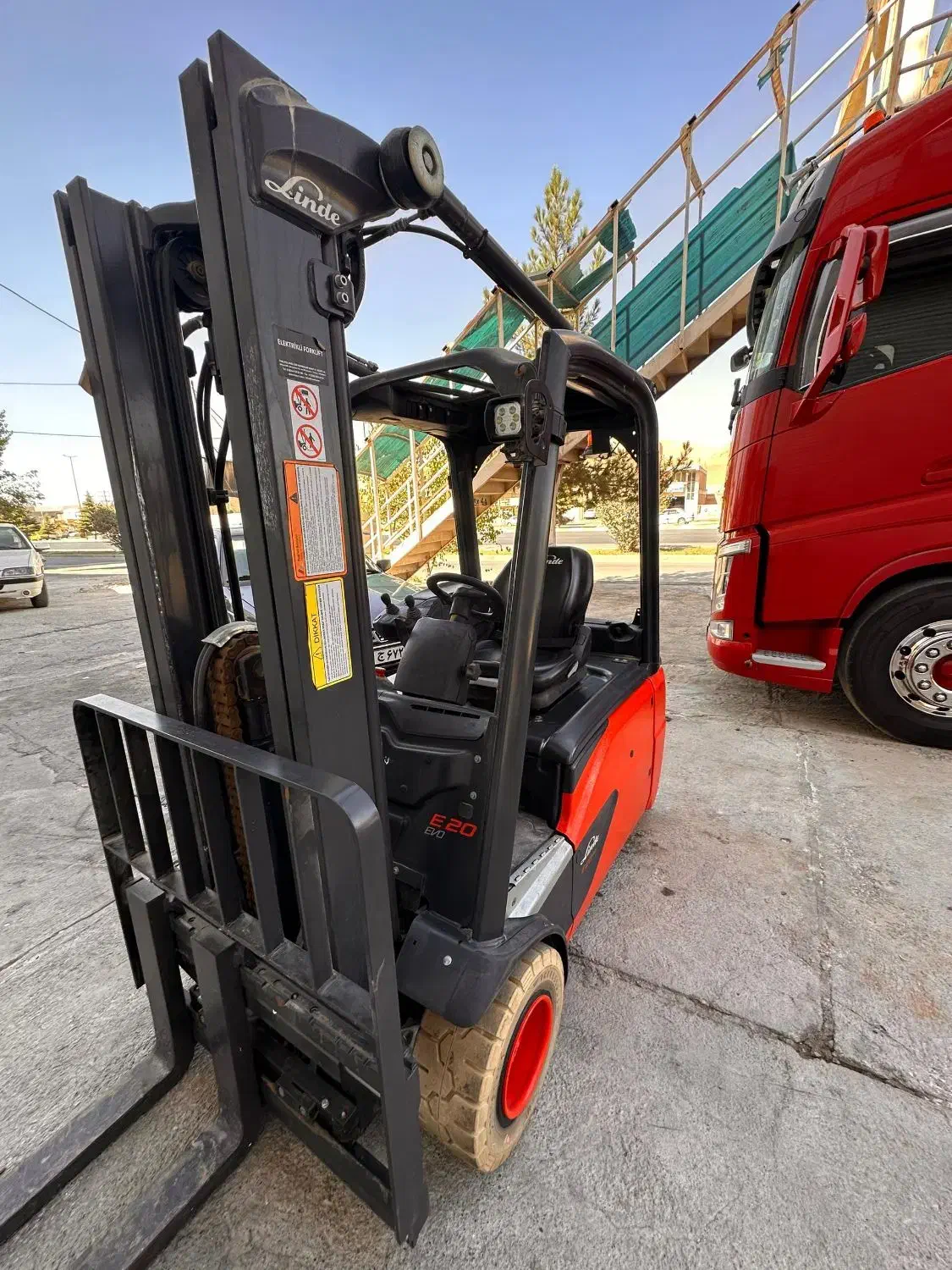 لیفتراک برقی و دیزلی|خودرو سنگین|چهاردانگه (تهران), |دیوار