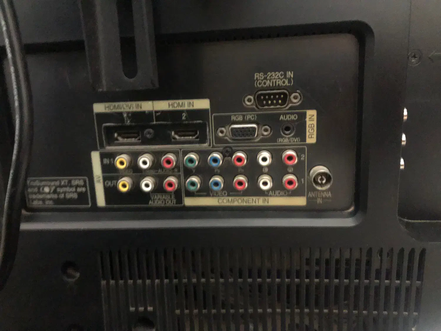 تلویزیون ۳۲ ال جی و زیرتلویزیون|تلویزیون و پروژکتور|ایلام, |دیوار