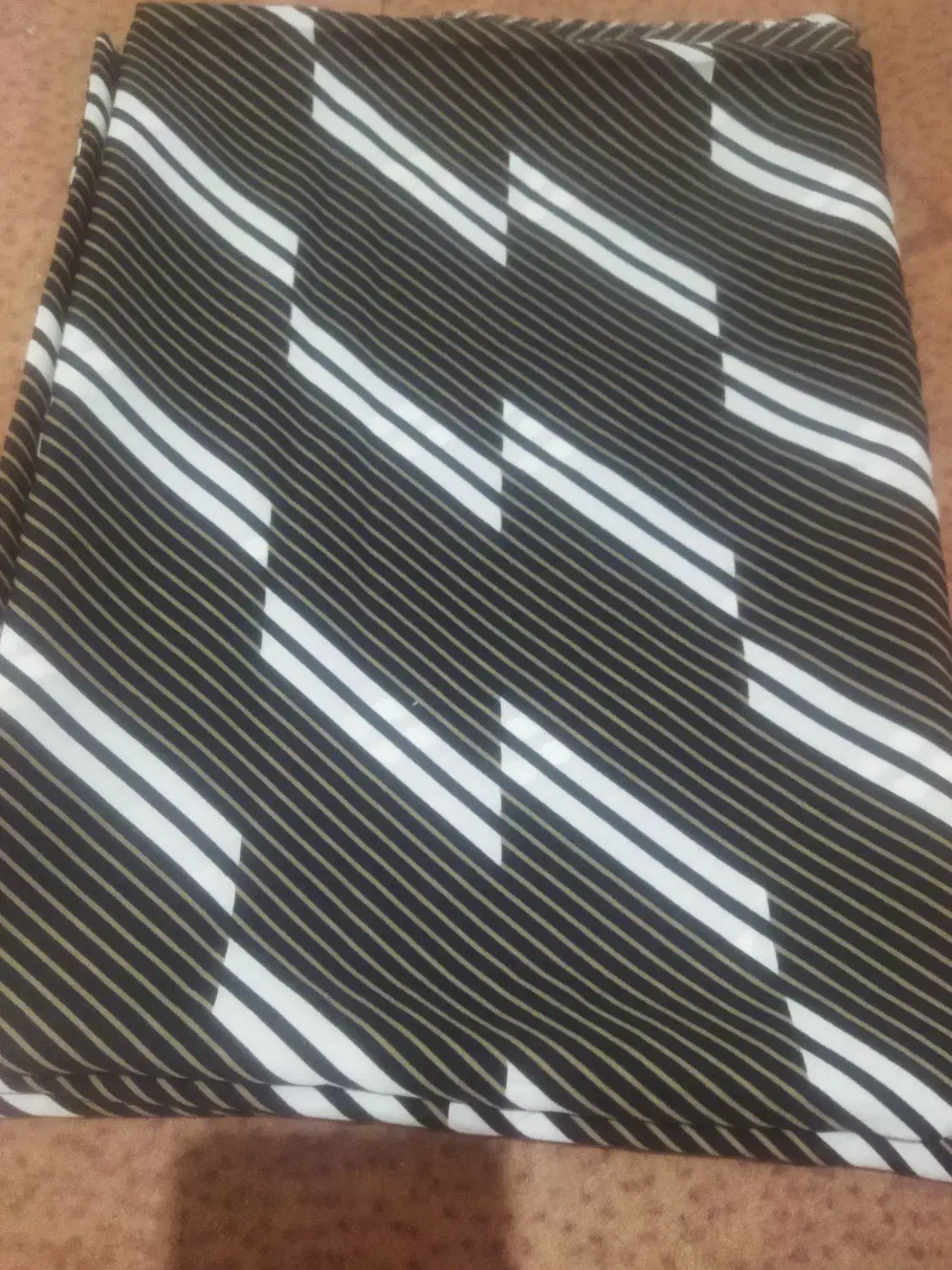 پارچه|لوازم خیاطی و بافتنی|ساوه, |دیوار