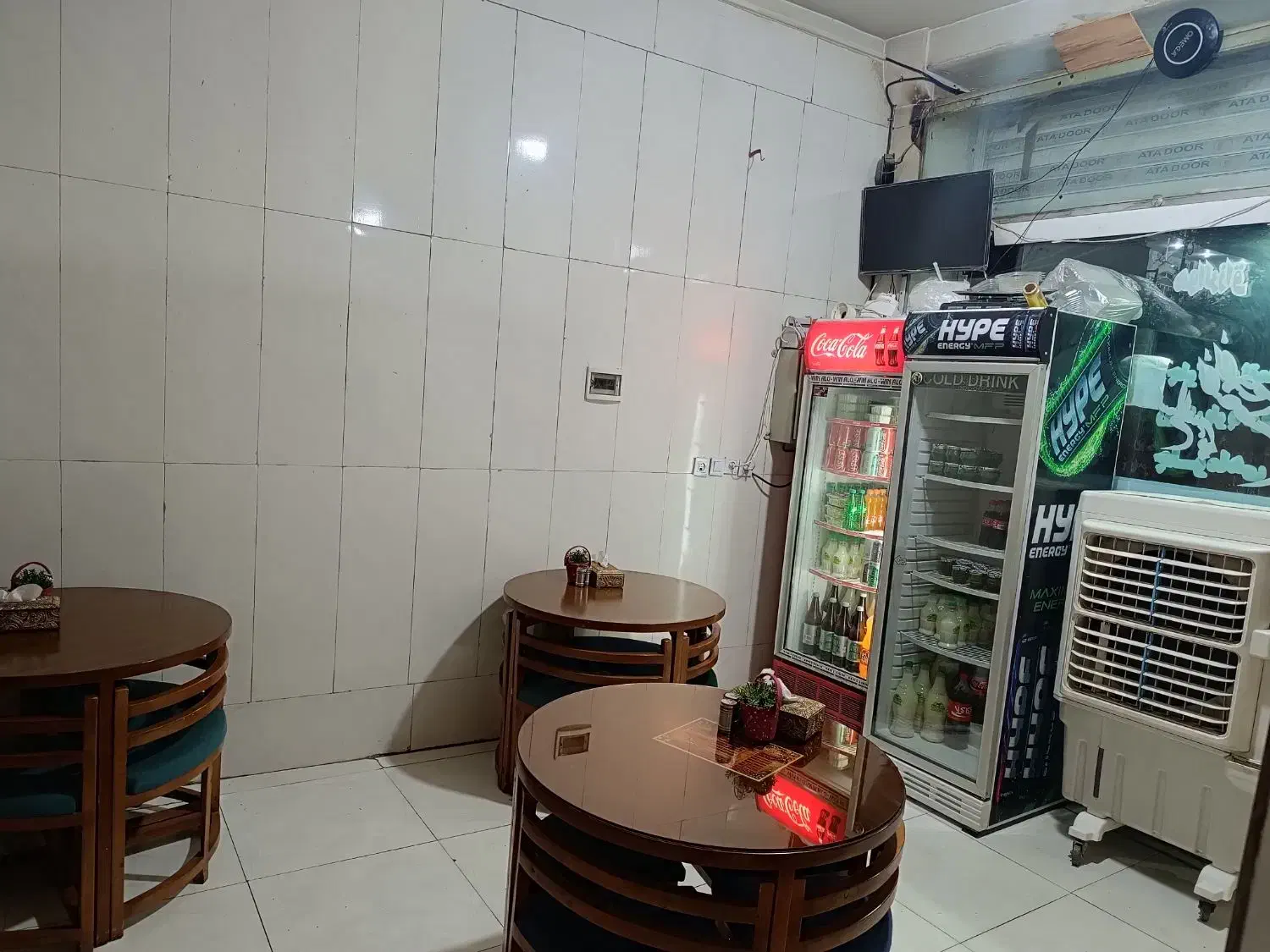 ب یک منشی خانم ب تعداد پیک موتوری نیازمندیم|استخدام خدمات فروشگاه و رستوران|پاکدشت, پاکدشت (مامازند)|دیوار