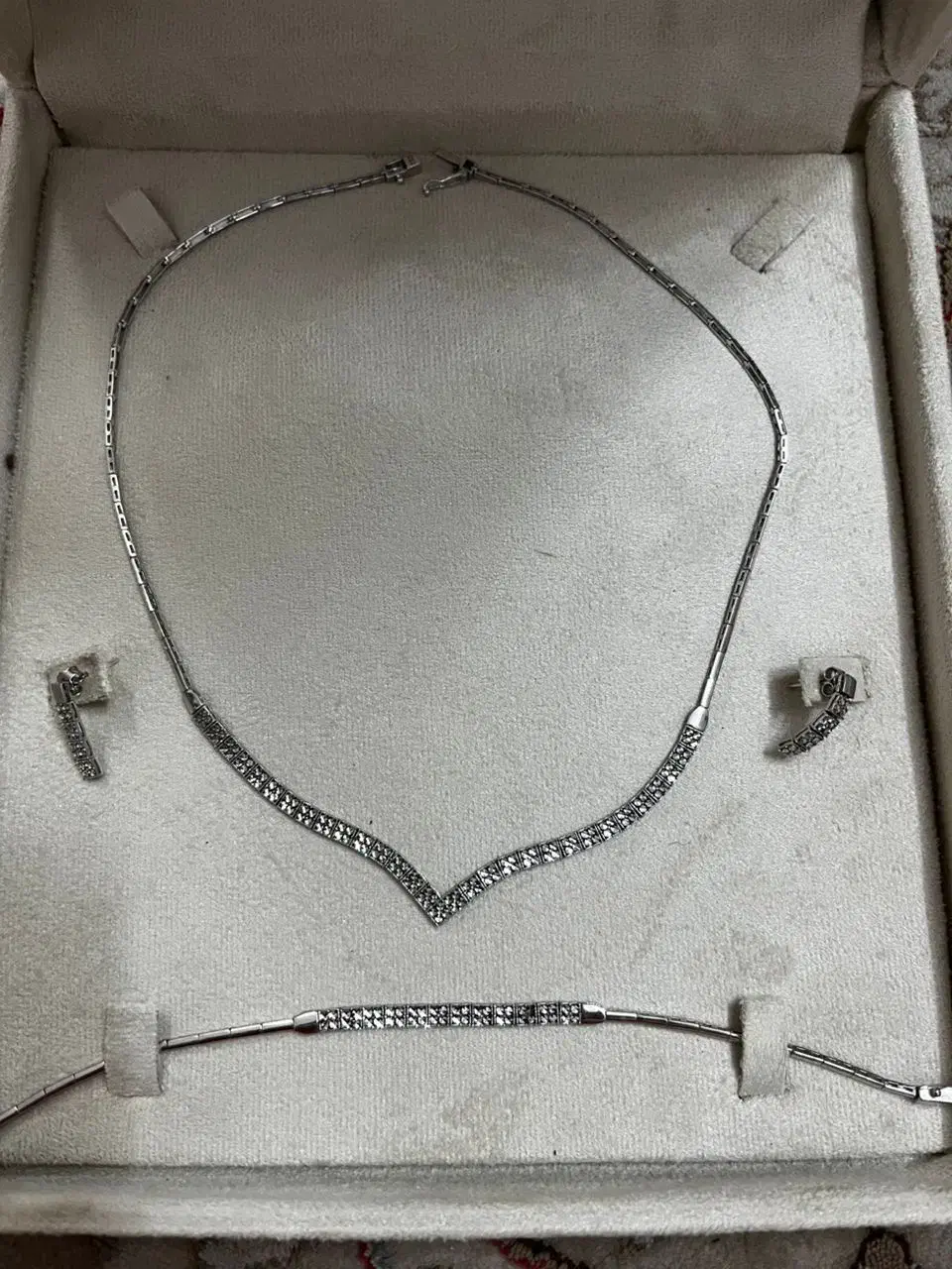 سرویس طلا|جواهرات|اصفهان, تخت فولاد|دیوار