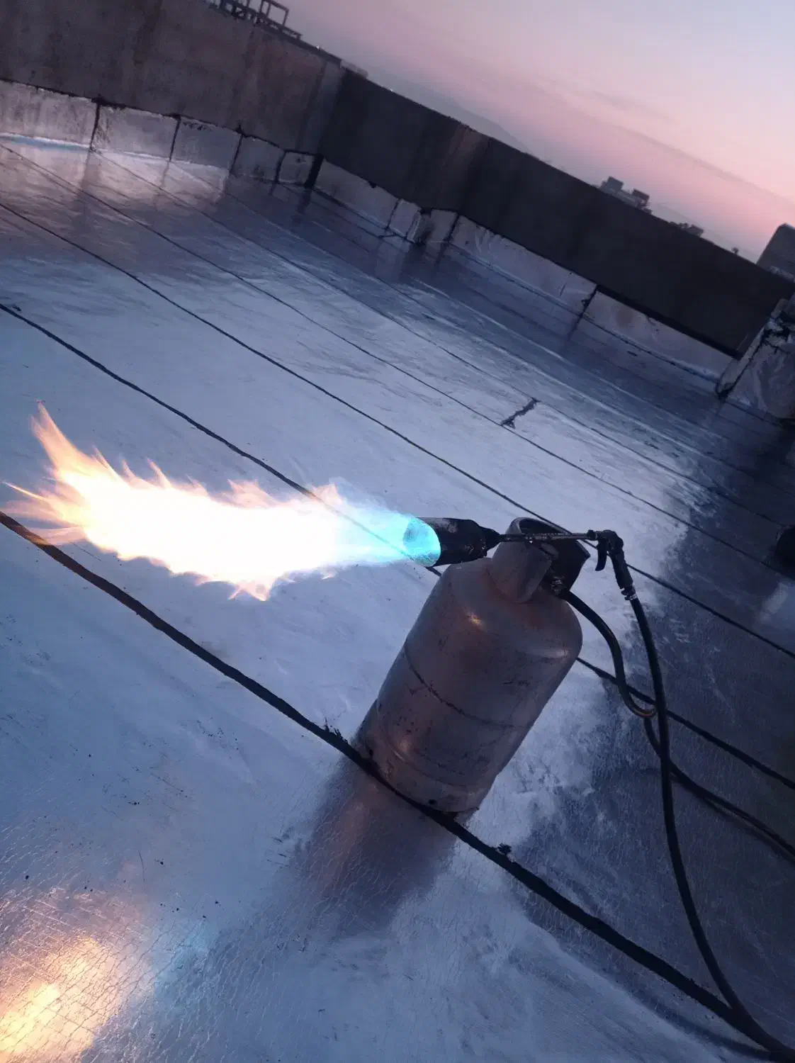 ایزوگام قیرگونی در خدمت هم شهری های عزیز|خدمات پیشه و مهارت|اهر, |دیوار