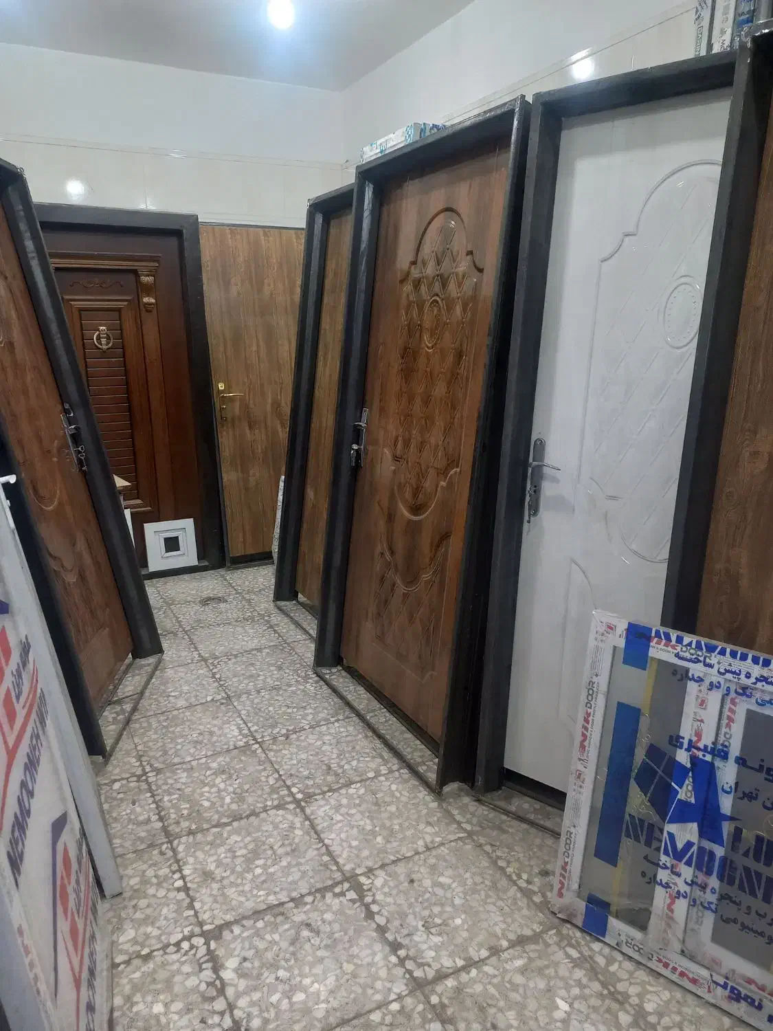 درب حیاط|مصالح و تجهیزات ساختمان|ملایر, |دیوار