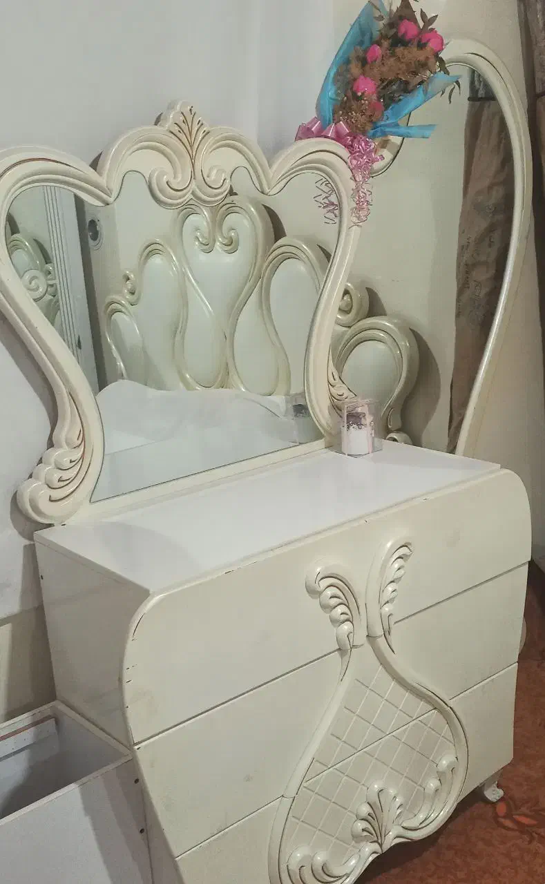 میز آرایشی|مبلمان خانگی و میز عسلی|رضوانشهر, |دیوار