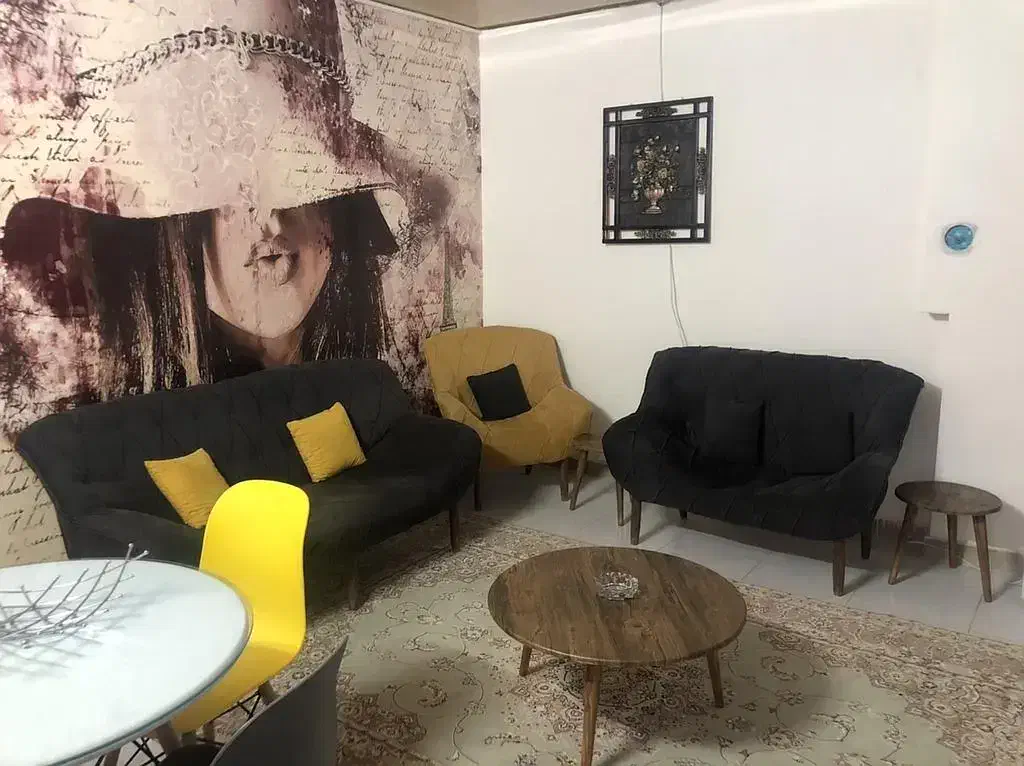 خواهان خانه مجردی یاسوئیت|فعالیت داوطلبانه|تالش, هشتپر|دیوار