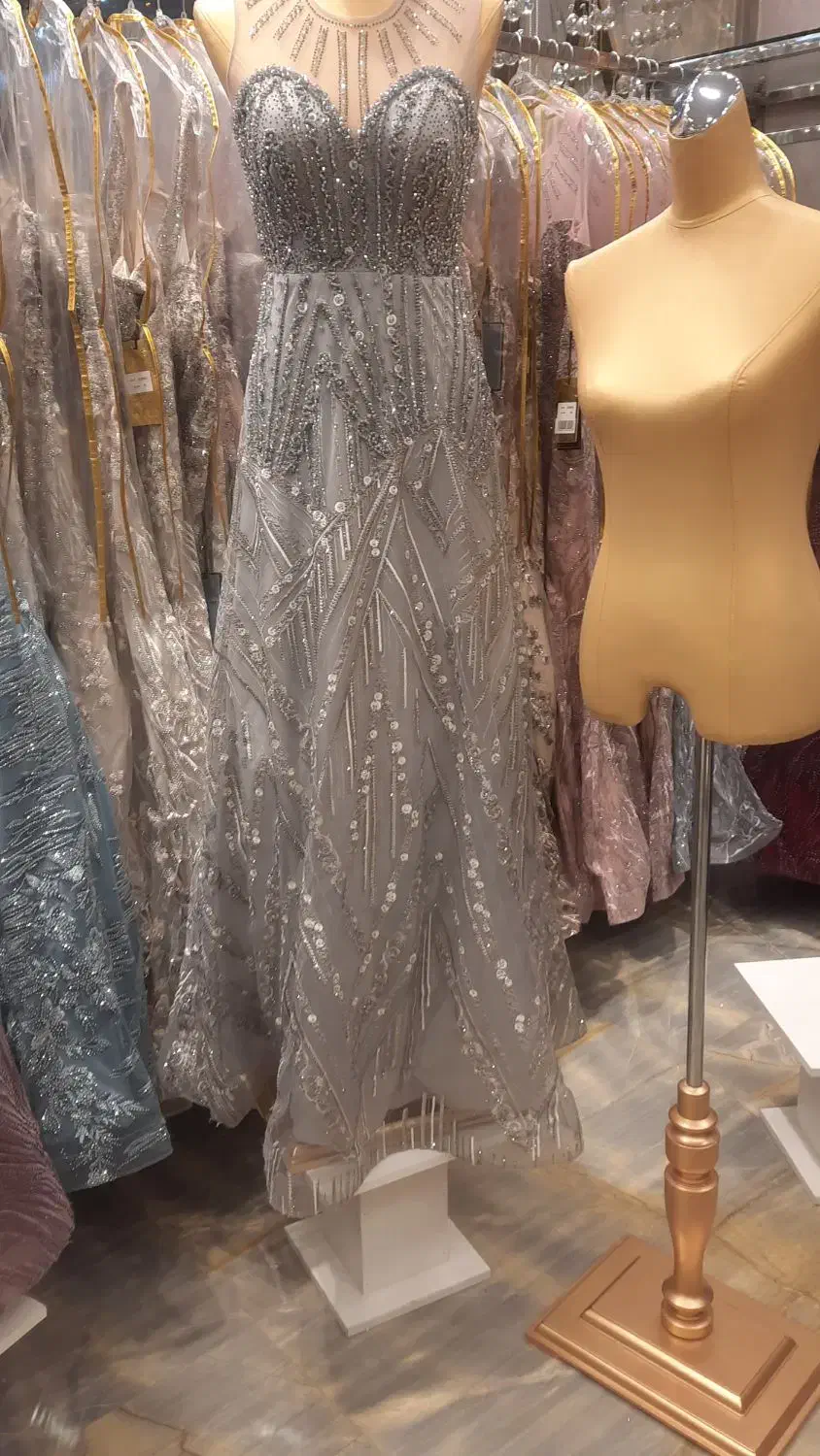 لباس مناسب عقد و مجالس کاملا سنگ دوزی|لباس|ملایر, |دیوار