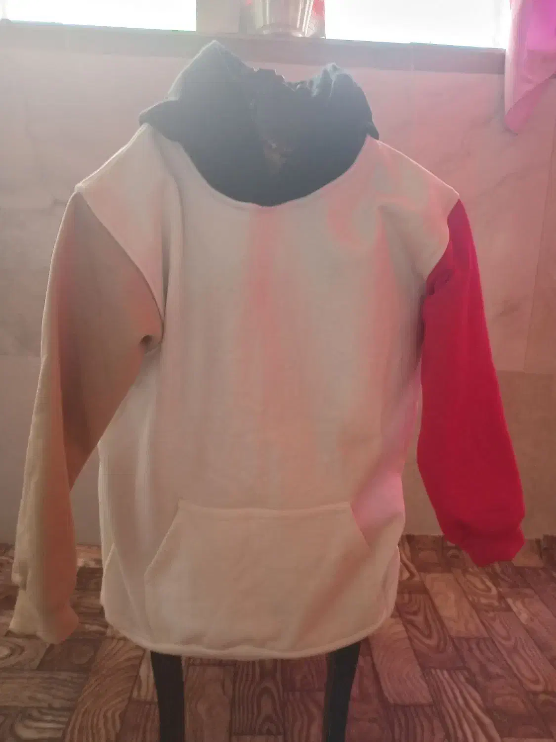 سوشرت کلاه دار|لباس|لاهیجان, بازکیاگوراب|دیوار