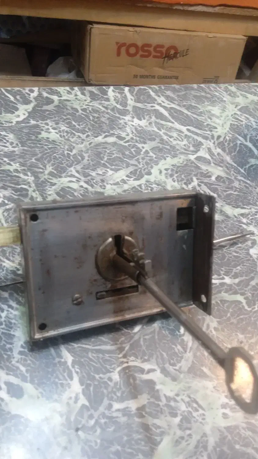 قفل قدیمی|کلکسیون اشیاء عتیقه|تبریز, |دیوار