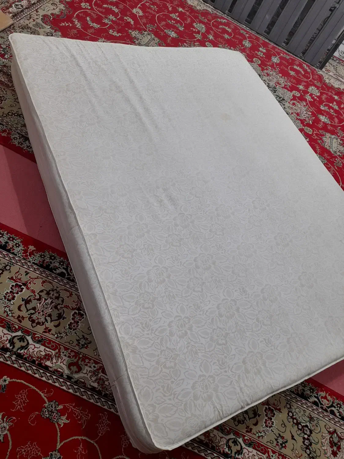 تخت خواب دونفره فلزی|تخت و سرویس خواب|خرم‌آباد, |دیوار