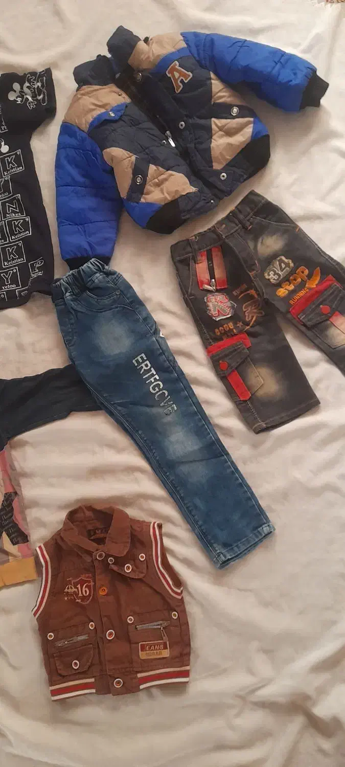 عکس|کفش و لباس بچه|اردبیل, |دیوار