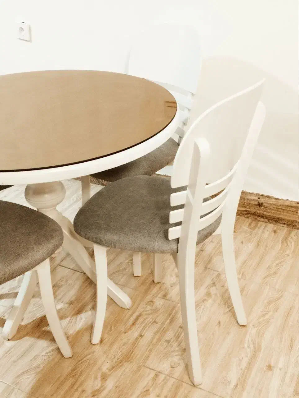 میز ناهارخوری ۴ نفره تمام چوب|میز و صندلی غذاخوری|گرگان, |دیوار