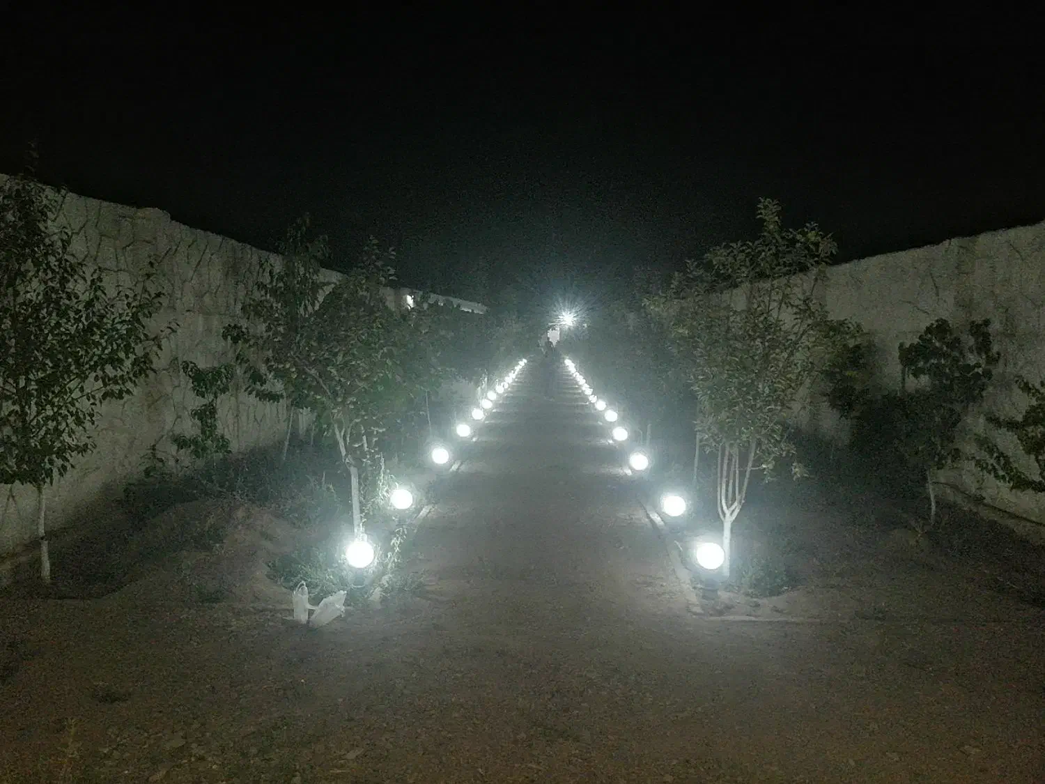 باغ ویلا|اجارهٔ کوتاه‌مدت ویلا و باغ|گلبهار, شهر جدید گلبهار|دیوار