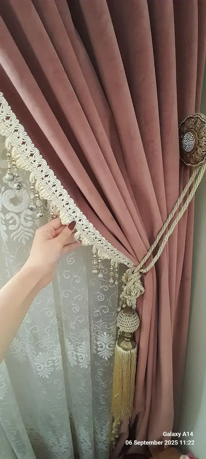 پرده پذیرایی همراه والان مخمل|پرده، رانر، رومیزی|تهران, شکوفه (عبدل آباد)|دیوار