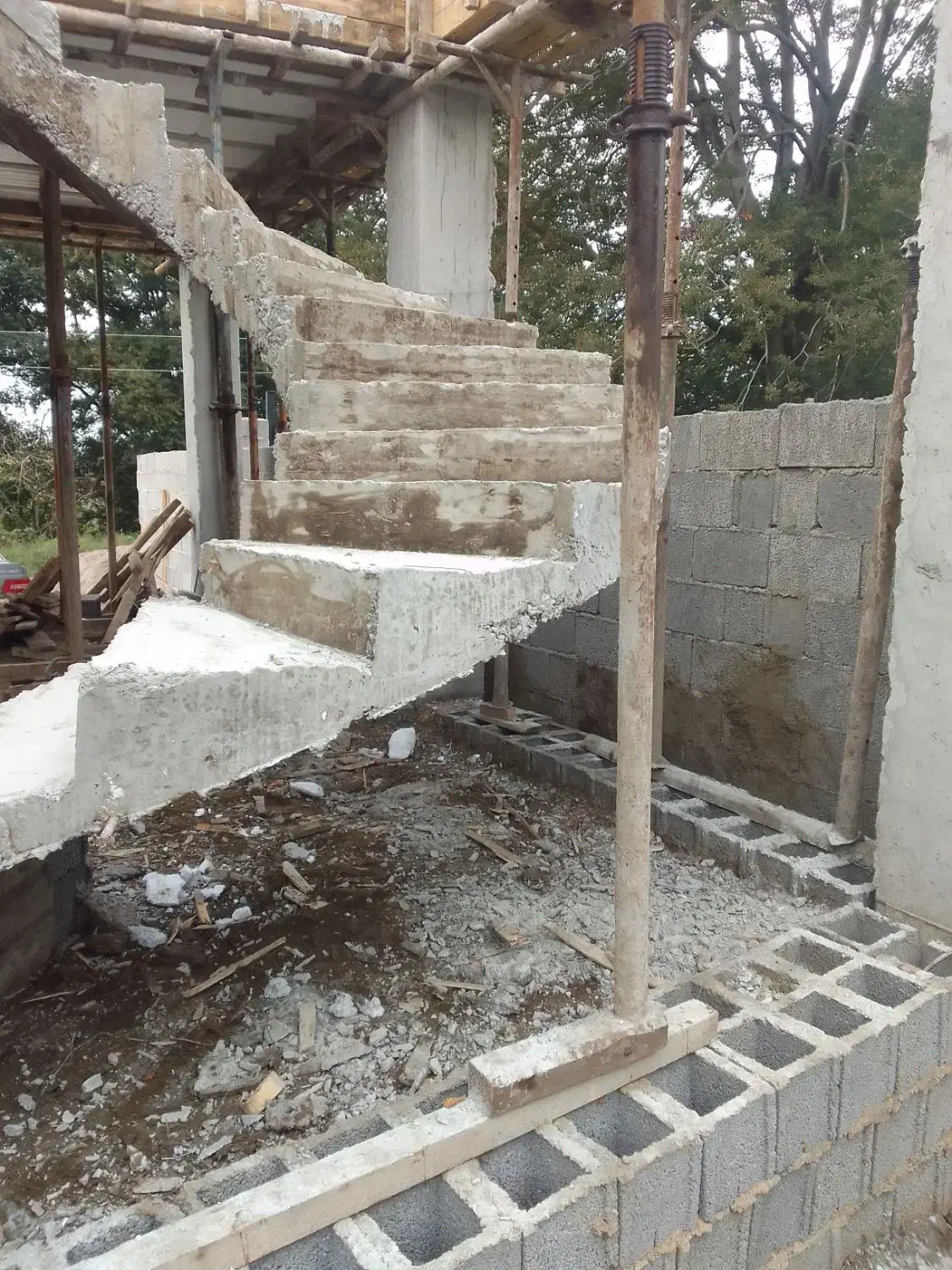 پله گرد|خدمات پیشه و مهارت|رشت, لاکان|دیوار