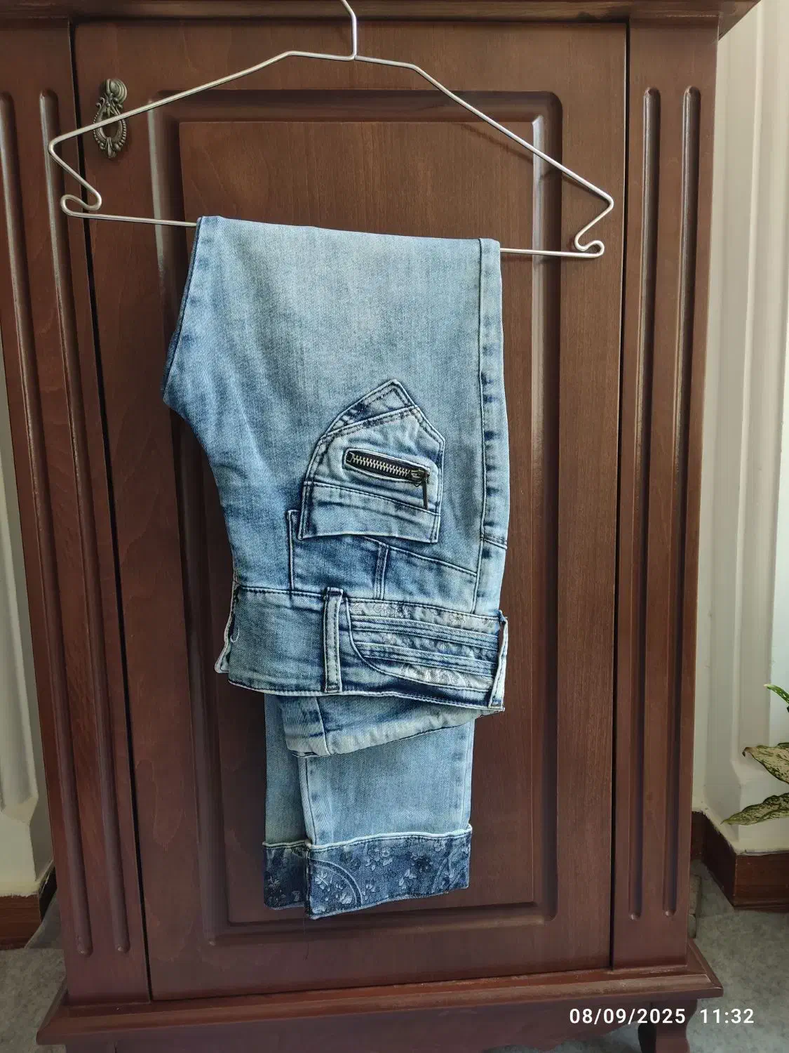 با نو فرقی ندارن...|لباس|گنبد کاووس, |دیوار