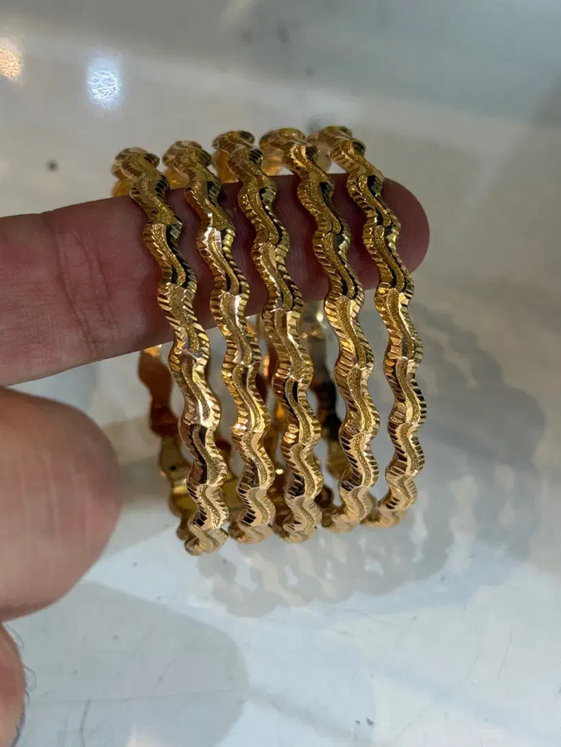 مقداری طلای در حد نو|جواهرات|ایوان, |دیوار