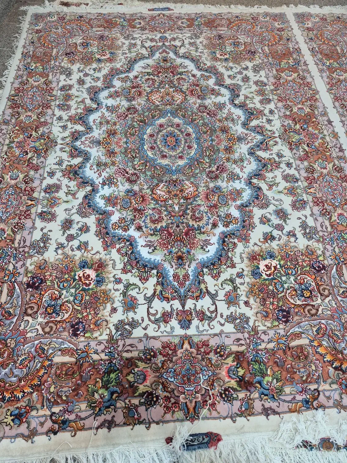 نیمه کاره مصالح فرش صدرا|فرش|تبریز, |دیوار