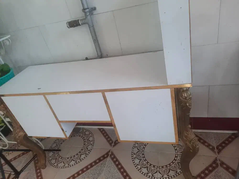 لوازم آریشگاه کامل.|آرایشگاه و سالن‌های زیبایی|یاسوج, |دیوار