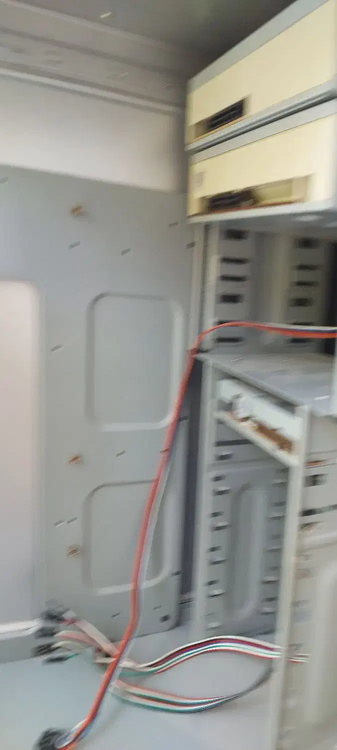 کیس کامپیوتر و دو عدد دی وی دی رایتر|قطعات و لوازم جانبی رایانه|اردکان, |دیوار