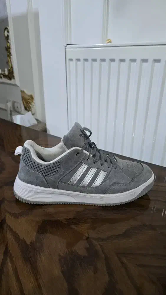 کفش نو|کیف، کفش، کمربند|نیشابور, مازول|دیوار