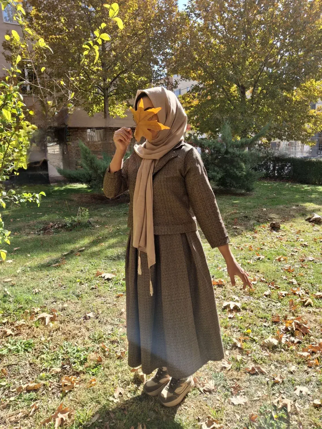 کت و دامن|لباس|زنجان, |دیوار