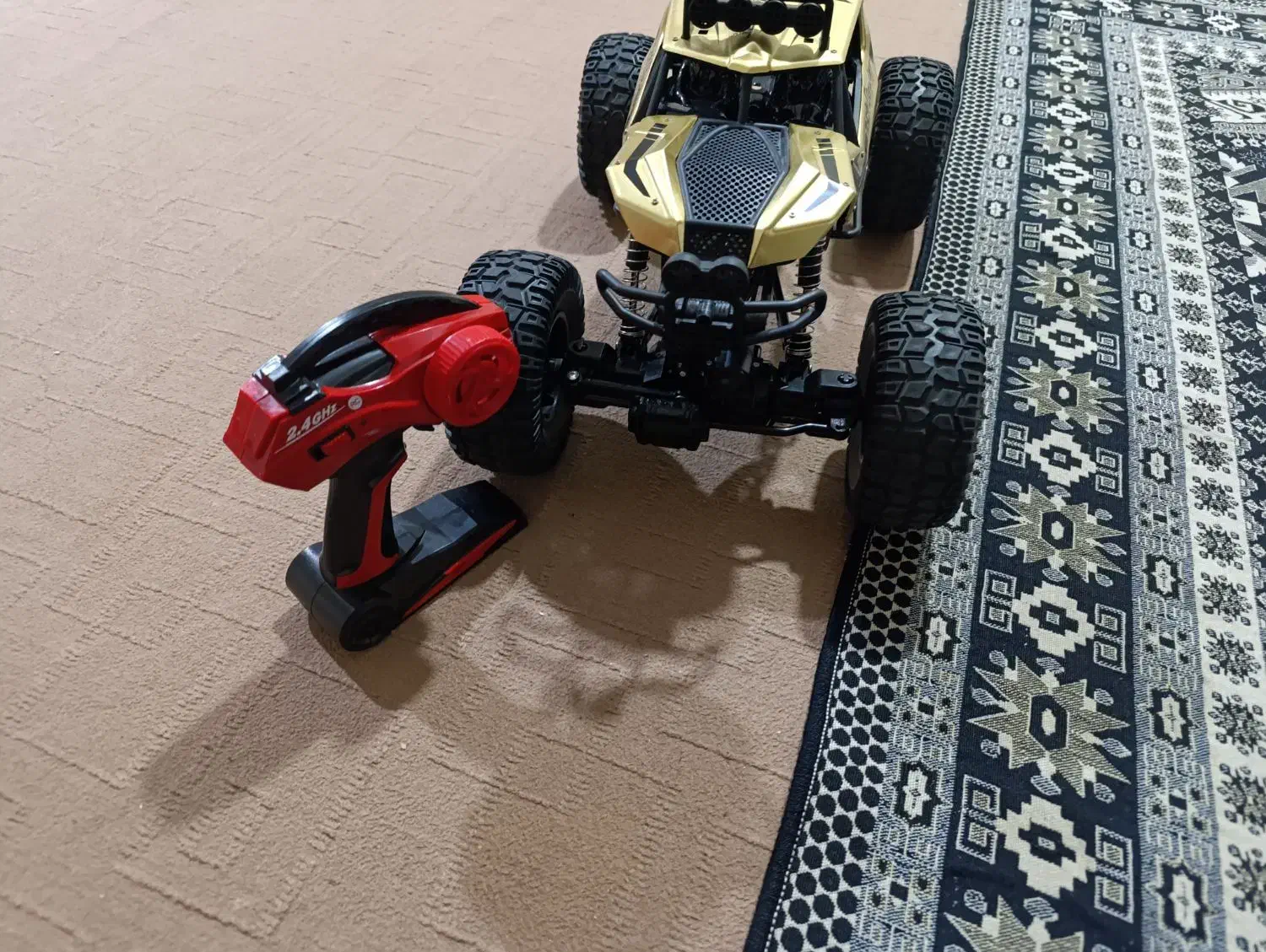 ماشین کنترلی بزرگ سالم|اسباببازی|تهران, سبلان (لشگر)|دیوار