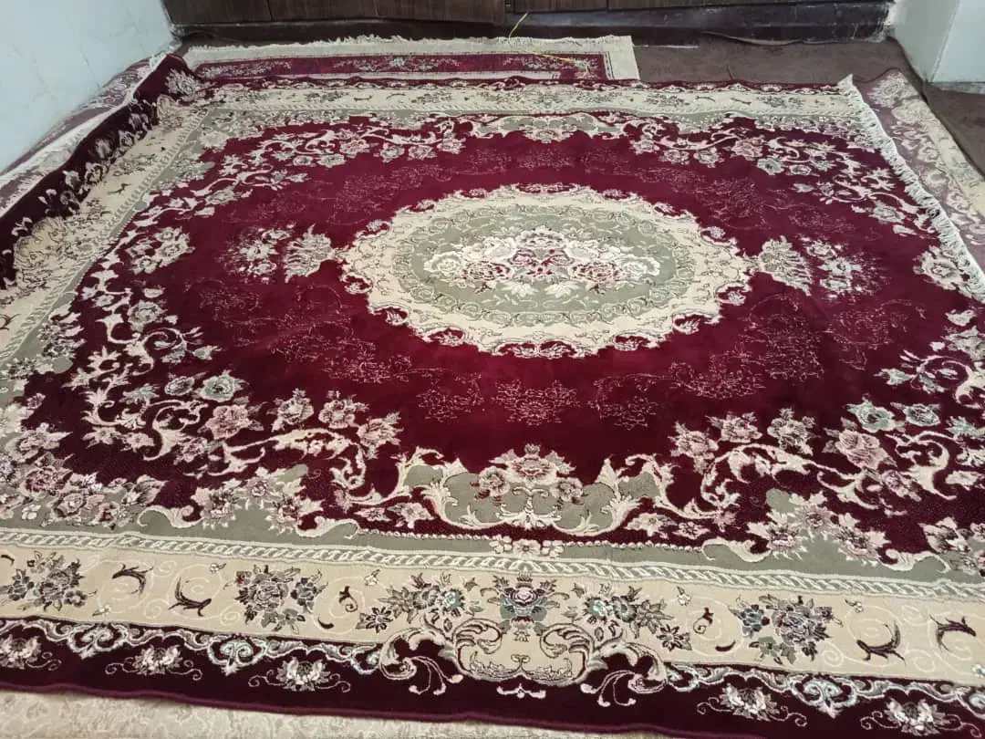دو عدد قالی زرشکی نخ ابریشم در حد نو|فرش|مسجد سلیمان, |دیوار