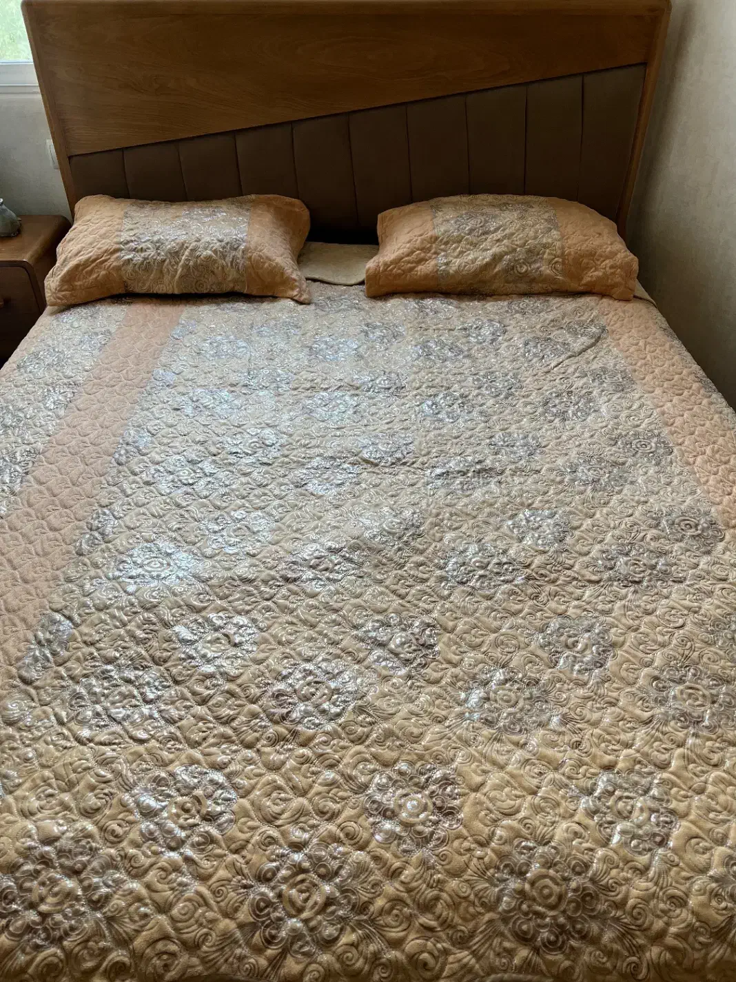 روتختی ۲ نفره ۴ تکه وتعدادی ملحفه|سرویس روتختی|کیش, |دیوار