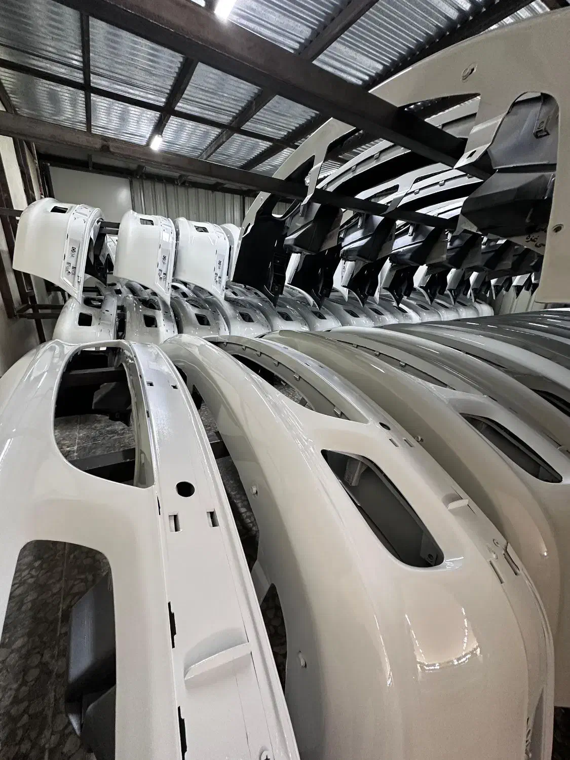 فروش قطعات بدنه سپر و سینی فن و درب موتور..|قطعات یدکی و لوازم جانبی|اصفهان, شفق|دیوار