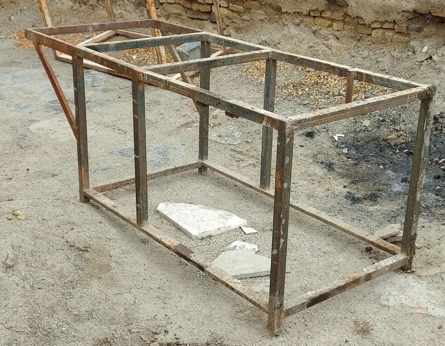 سینی قدیمی|کلکسیون اشیاء عتیقه|ملایر, |دیوار