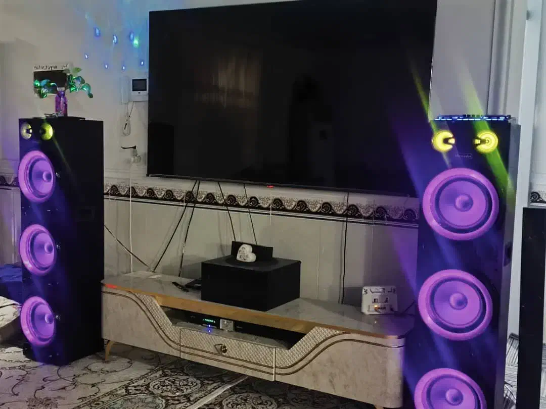 تلویزیون هایسنس 75 اینچ|تلویزیون و پروژکتور|بوشهر, |دیوار