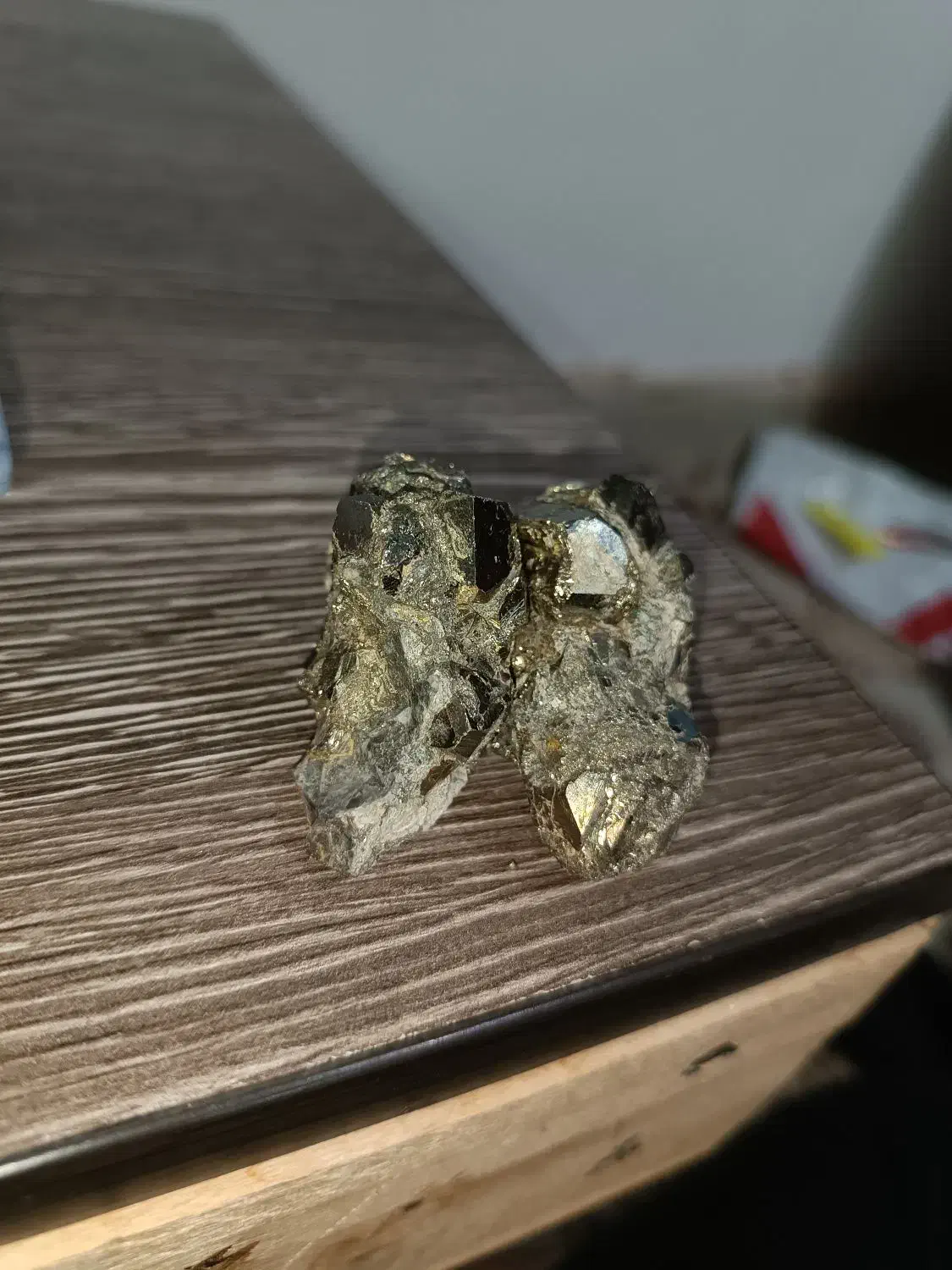 سنگ پیریت طلا|جواهرات|قروه, |دیوار