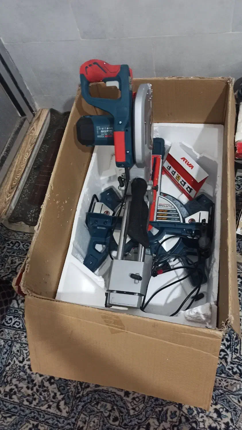 فارسی بر اروا|ابزارآلات|ساوه, |دیوار