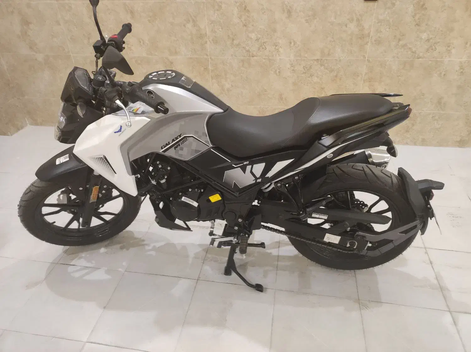 na180 1404 ان ای 180|موتورسیکلت|قم, نخودی|دیوار