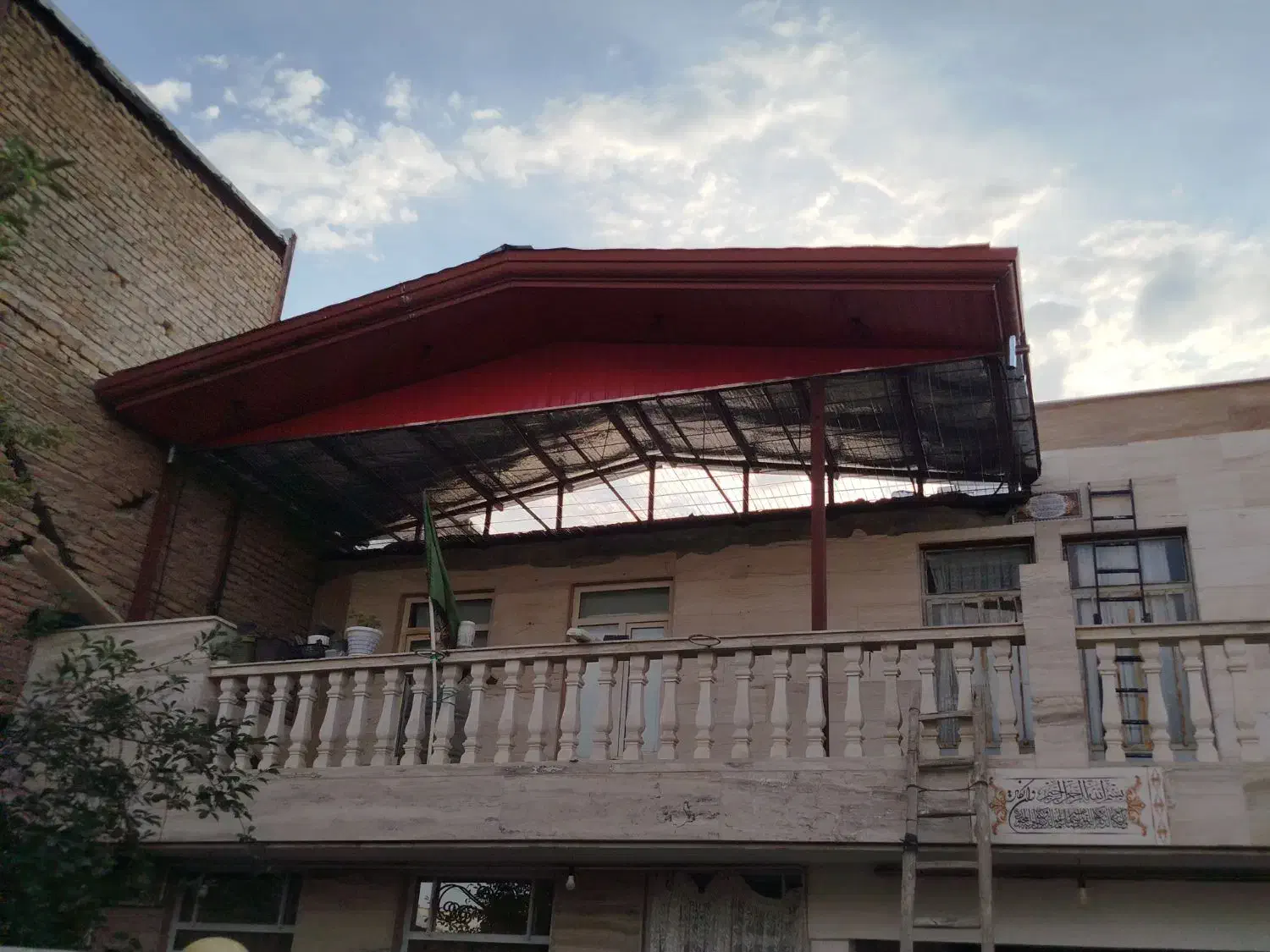 نصب شیروانی ایران پوشش|خدمات پیشه و مهارت|اراک, |دیوار