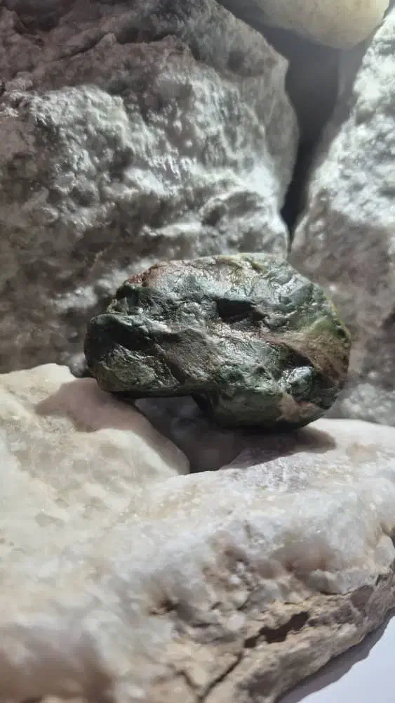 سنگ یشم سبز قیمتی|کلکسیون اشیاء عتیقه|شیراز, شهرک قمشه|دیوار