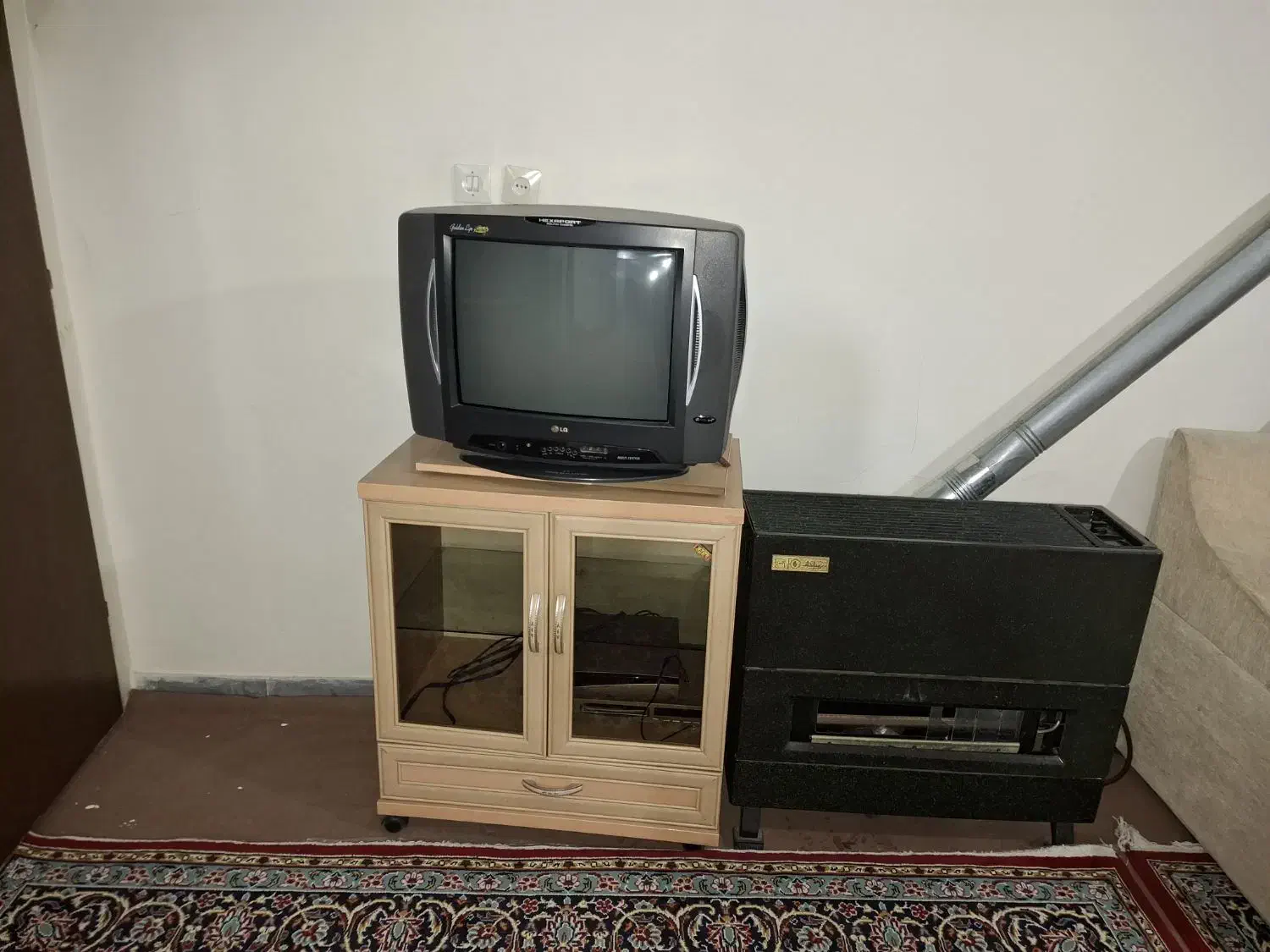 تلویزیون ال جی سالم|تلویزیون و پروژکتور|ساوه, |دیوار