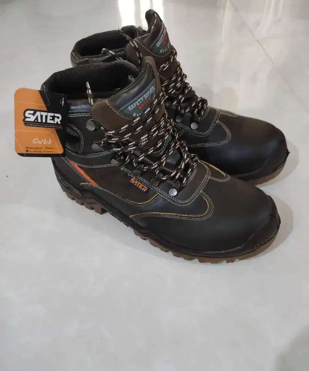 کفش کار و ایمنی و کوهنوردی|کیف، کفش، کمربند|خرم‌آباد, |دیوار