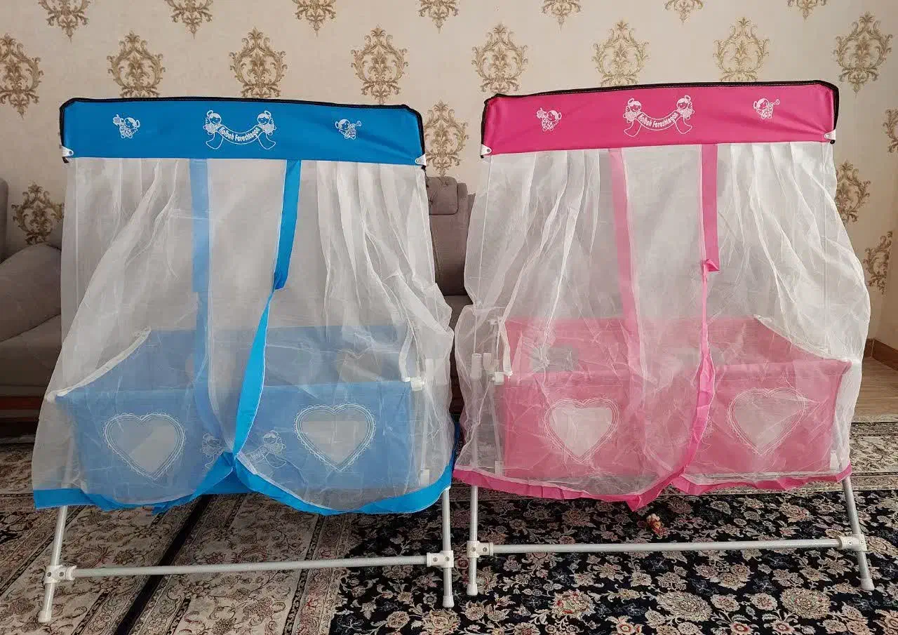 گهواره تاشو رنگ صورتی و آبی|تخت و سرویس خواب|رشت, پارک شهر|دیوار