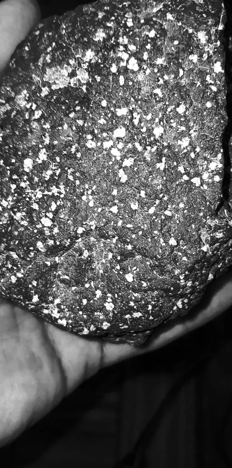 یک عدد شهاب سنگ با جذب آهنربا به فروش میرسد|جواهرات|رشت, لاکان|دیوار