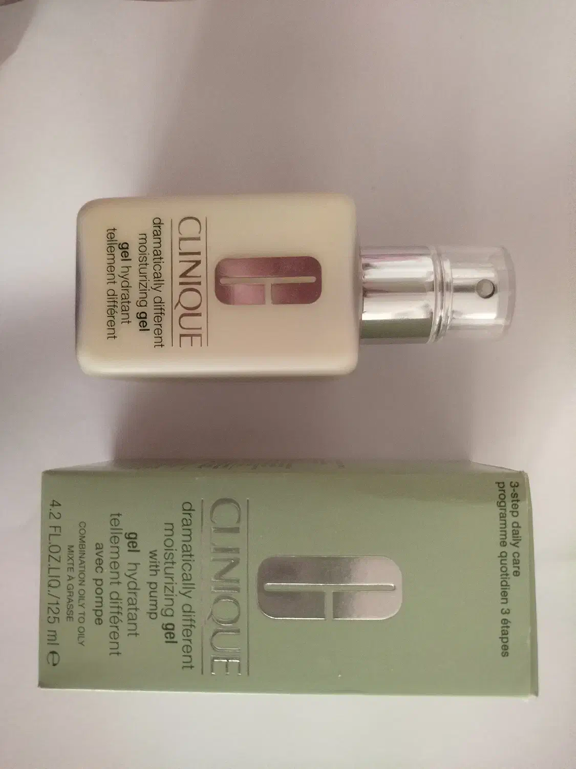 کرم آبرسان کلینیک مخصوص پوست چرب و مستعد آکنه اصل|آرایشی، بهداشتی، درمانی|شهرکرد, |دیوار