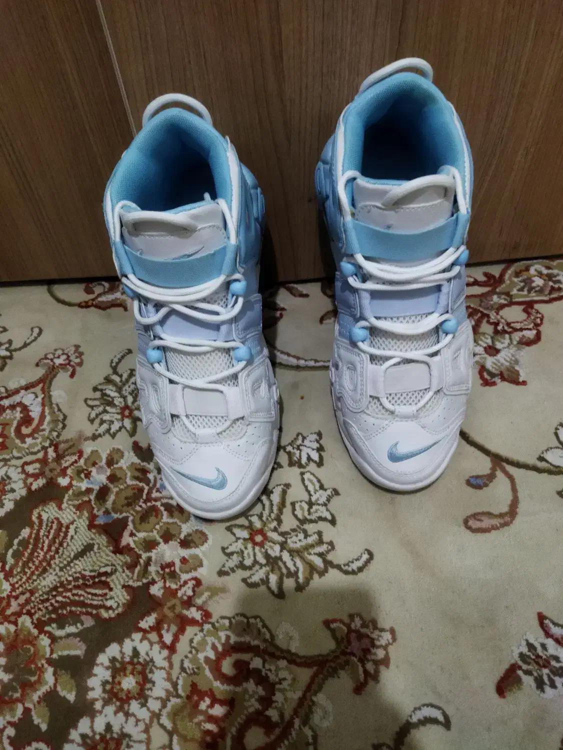 کتونی|کیف، کفش، کمربند|ری, منصوریه منگل|دیوار