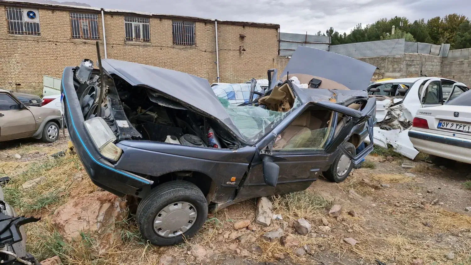 پژو ۴۰۵ تصادفی|خودرو سواری و وانت|تهران, بازار|دیوار