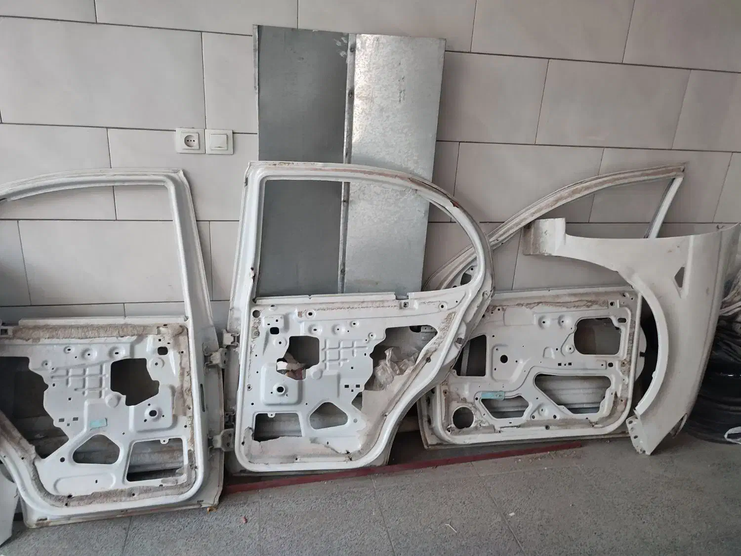 دو درب ماشین ساینا استوک و یک گلگیر|قطعات یدکی و لوازم جانبی|فسا, |دیوار