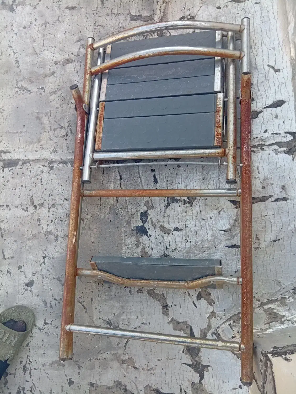 صندلی سنگین تاشویی بفروش می رسد|صندلی و نیمکت|ارومیه, |دیوار